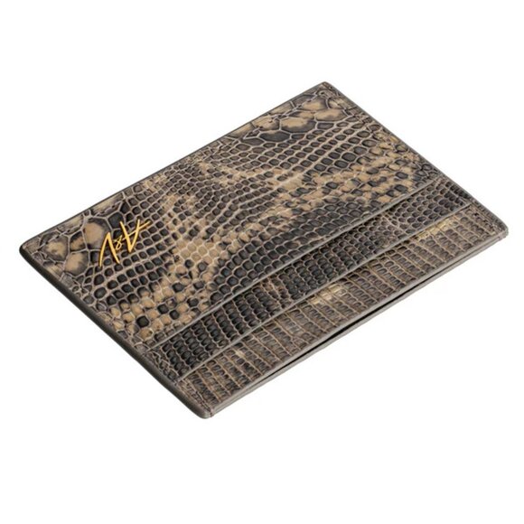 Unique Lizard Cardholder – Handmade Luxury - Sandstorm Style - Picture 3 of 5